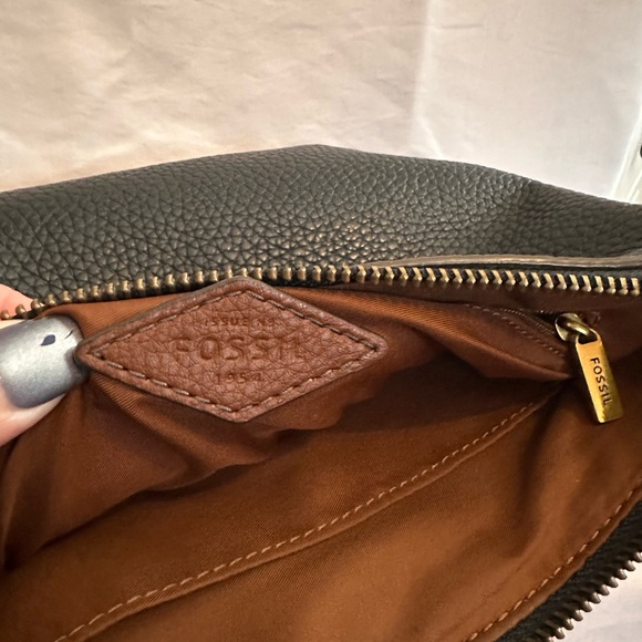 Fossil | leather | crossbody | zipper | black & brown | 9x9 | purse - Picture 12 of 15
